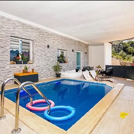 Askin Vila Kaş